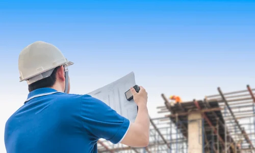 ingeniero-inspeccionando-su-trabajo-obra-construccion_1150-6195.jpg